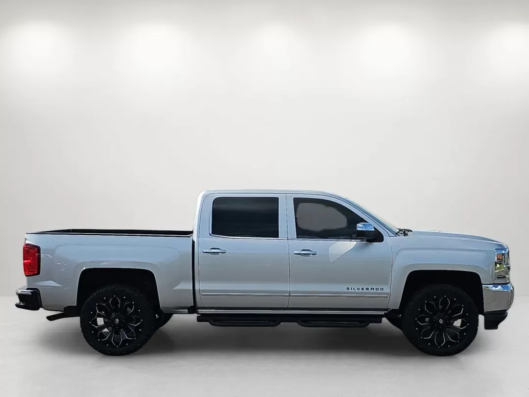 2018 /Jet Black Chevrolet Silverado 1500 LTZ (3GCPCSEC5JG) with an Gas V8 5.3L/325 engine, 6-Speed Automatic transmission, located at 521 Old Farm Lane Rd, Prattville, AL, 36066, (334) 325-1505, 32.482460, -86.416367 - 2018 Chevrolet Silverado 1500 LTZ - Photo#4