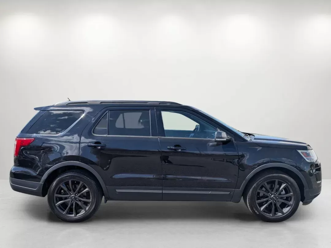 2019 Ford Explorer XLT (1FM5K7D84KG) with an Regular Unleaded V-6 3.5 L/213 engine, 6-Speed Automatic w/OD transmission, located at 804 22nd Ave, Phenix City, AL, 36870, (334) 297-1860, 32.484749, -85.024475 - 2019 Ford Explorer XLT - Photo#4
