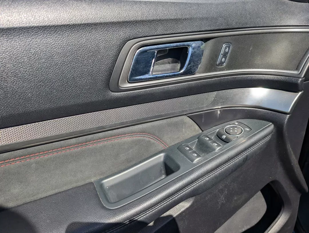 2019 Ford Explorer XLT (1FM5K7D84KG) with an Regular Unleaded V-6 3.5 L/213 engine, 6-Speed Automatic w/OD transmission, located at 804 22nd Ave, Phenix City, AL, 36870, (334) 297-1860, 32.484749, -85.024475 - 2019 Ford Explorer XLT - Photo#9