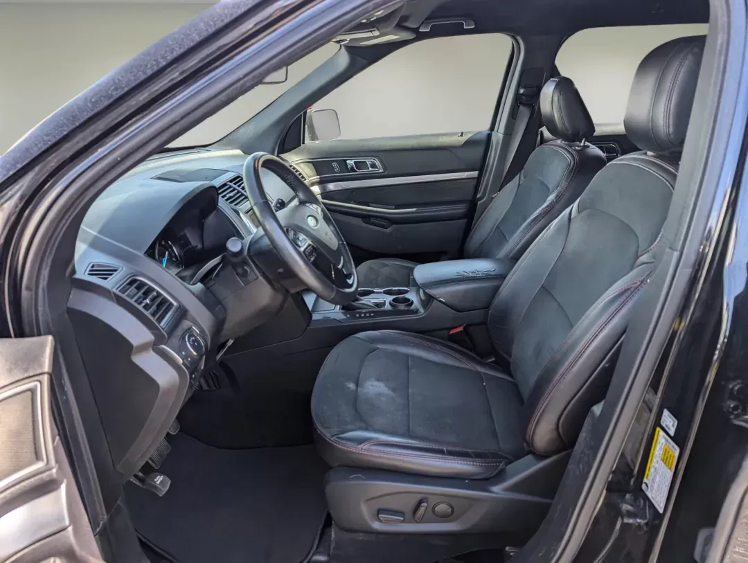 2019 Ford Explorer XLT (1FM5K7D84KG) with an Regular Unleaded V-6 3.5 L/213 engine, 6-Speed Automatic w/OD transmission, located at 804 22nd Ave, Phenix City, AL, 36870, (334) 297-1860, 32.484749, -85.024475 - 2019 Ford Explorer XLT - Photo#10