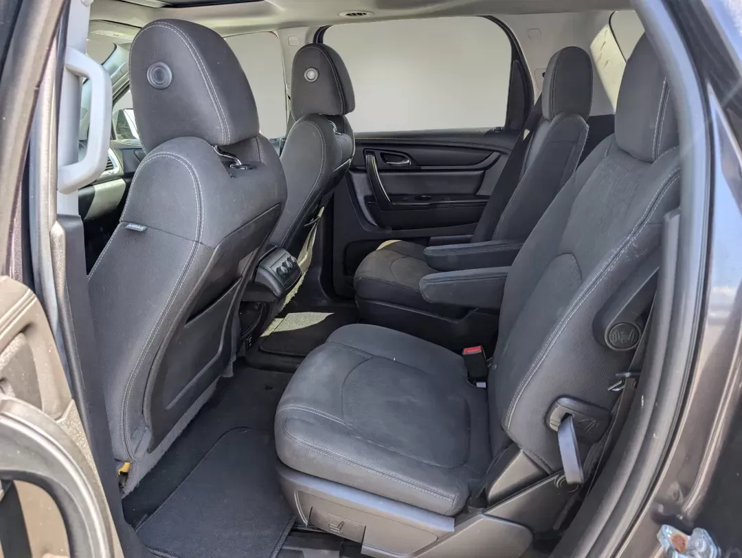 2016 /Ebony GMC Acadia SLE (1GKKRPKD2GJ) with an Gas V6 3.6L/217 engine, 6-Speed Automatic transmission, located at 7000 Northlake Connector, Columbus, GA, 31904, (706) 987-8085, 32.524975, -84.978134 - 2016 GMC Acadia SLE - Photo#11
