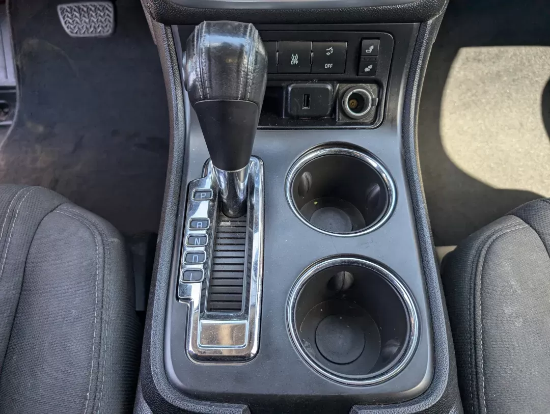 2016 /Ebony GMC Acadia SLE (1GKKRPKD2GJ) with an Gas V6 3.6L/217 engine, 6-Speed Automatic transmission, located at 7000 Northlake Connector, Columbus, GA, 31904, (706) 987-8085, 32.524975, -84.978134 - 2016 GMC Acadia SLE - Photo#14