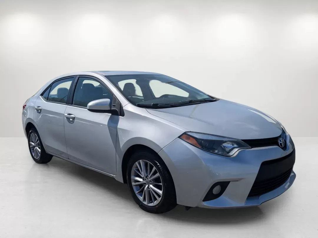 2014 Toyota Corolla LE (2T1BURHE2EC) with an Regular Unleaded I-4 1.8 L/110 engine, 1-Speed CVT w/OD transmission, located at 7000 Northlake Connector, Columbus, GA, 31904, (706) 987-8085, 32.524975, -84.978134 - 2014 Toyota Corolla LE - Photo#2