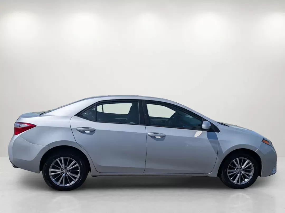 2014 Toyota Corolla LE (2T1BURHE2EC) with an Regular Unleaded I-4 1.8 L/110 engine, 1-Speed CVT w/OD transmission, located at 7000 Northlake Connector, Columbus, GA, 31904, (706) 987-8085, 32.524975, -84.978134 - 2014 Toyota Corolla LE - Photo#3