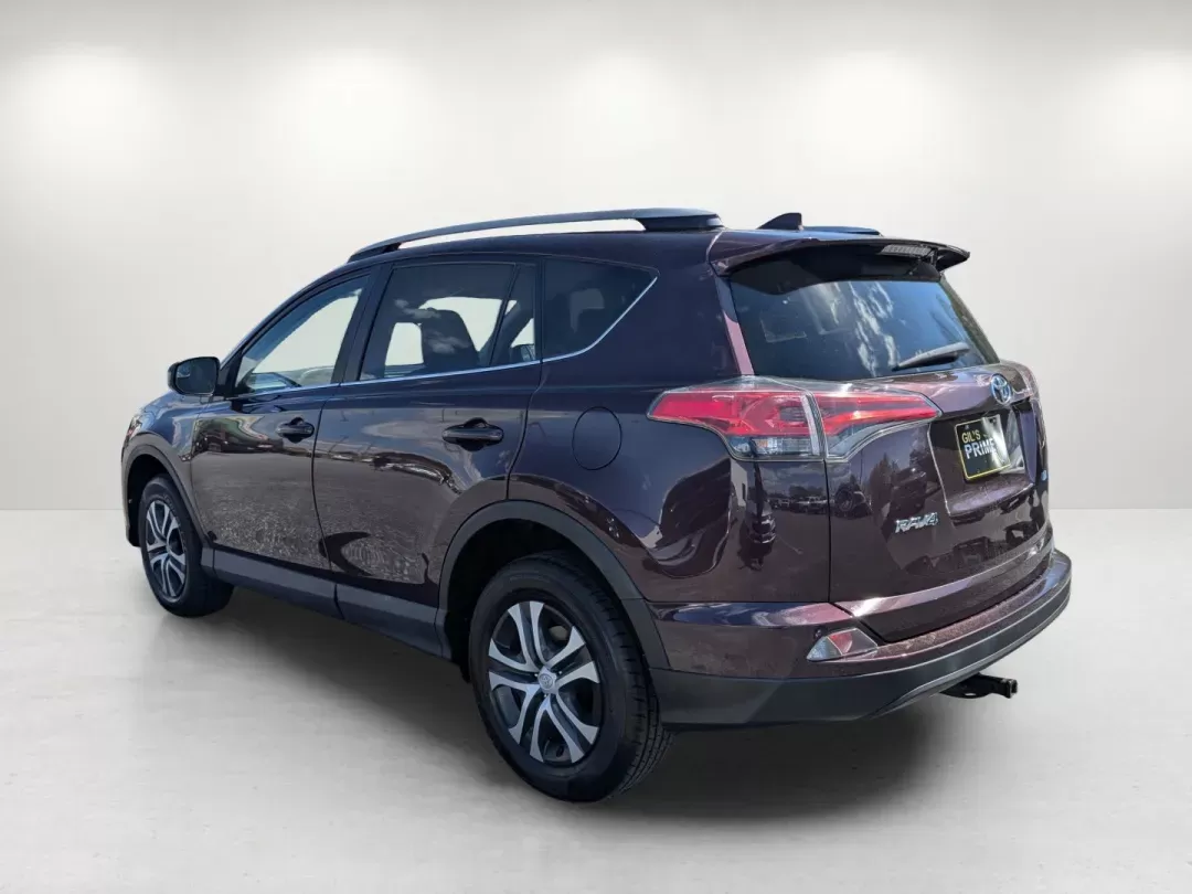 2017 Toyota RAV4 LE (2T3ZFREV6HW) with an Regular Unleaded I-4 2.5 L/152 engine, 6-Speed Automatic w/OD transmission, located at 7000 Northlake Connector, Columbus, GA, 31904, (706) 987-8085, 32.524975, -84.978134 - 2017 Toyota RAV4 LE - Photo#6