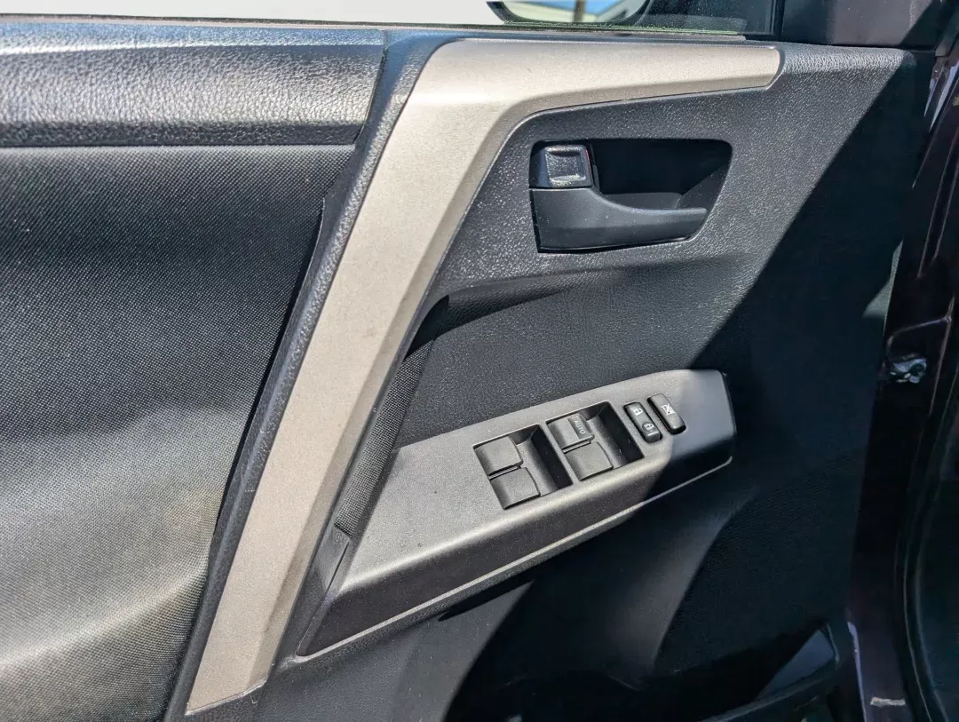 2017 Toyota RAV4 LE (2T3ZFREV6HW) with an Regular Unleaded I-4 2.5 L/152 engine, 6-Speed Automatic w/OD transmission, located at 7000 Northlake Connector, Columbus, GA, 31904, (706) 987-8085, 32.524975, -84.978134 - 2017 Toyota RAV4 LE - Photo#8