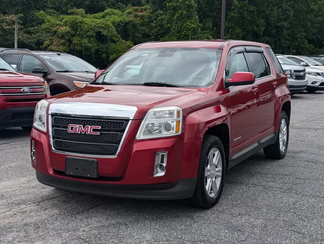 2014 /Light Titanium GMC Terrain SLE (2GKALMEK6E6) with an Gas/Ethanol I4 2.4L/145 engine, 6-Speed Automatic transmission, located at 3959 U.S. 80 W, Phenix City, AL, 36870, (334) 297-4885, 32.469296, -85.135185 - 2014 GMC Terrain SLE - Photo#1