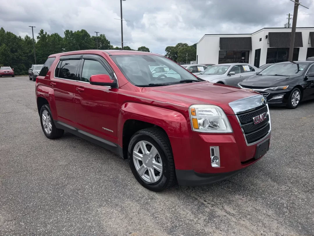 2014 /Light Titanium GMC Terrain SLE (2GKALMEK6E6) with an Gas/Ethanol I4 2.4L/145 engine, 6-Speed Automatic transmission, located at 3959 U.S. 80 W, Phenix City, AL, 36870, (334) 297-4885, 32.469296, -85.135185 - 2014 GMC Terrain SLE - Photo#3