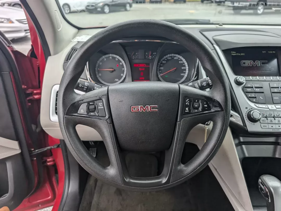 2014 /Light Titanium GMC Terrain SLE (2GKALMEK6E6) with an Gas/Ethanol I4 2.4L/145 engine, 6-Speed Automatic transmission, located at 3959 U.S. 80 W, Phenix City, AL, 36870, (334) 297-4885, 32.469296, -85.135185 - 2014 GMC Terrain SLE - Photo#16