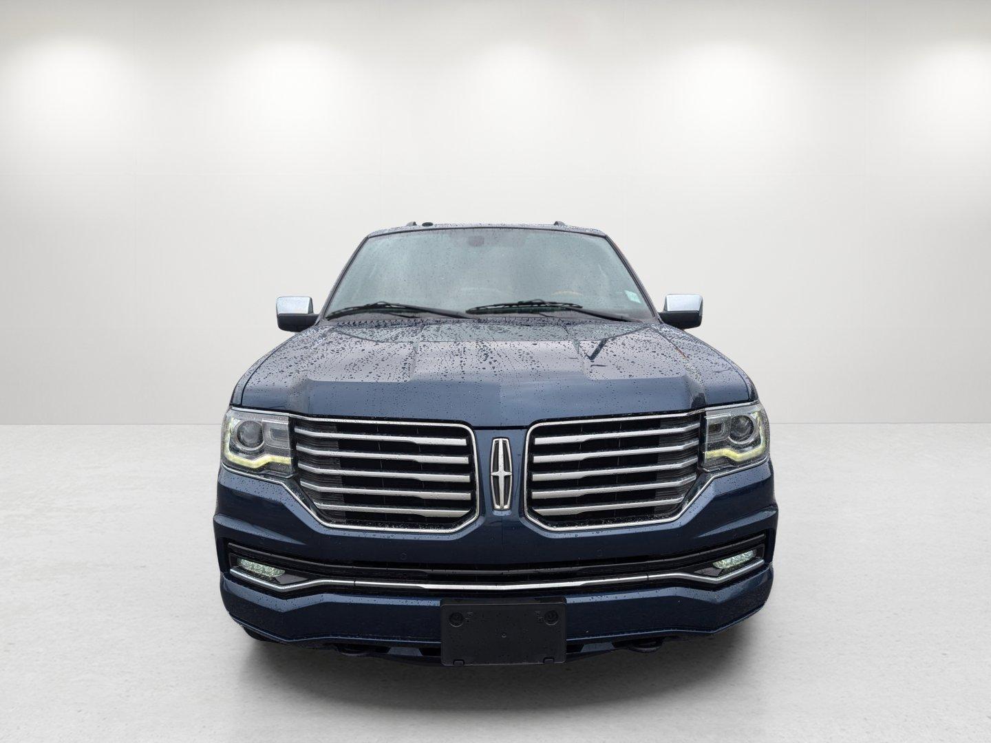 2017 Lincoln Navigator Select (5LMJJ2HT7HE) with an Twin Turbo Premium Unleaded V-6 3.5 L/213 engine, 6-Speed Automatic w/OD transmission, located at 1430 Gateway Drive, Opelika, AL, 36801, (334) 239-0944, 32.637871, -85.409790 - 2017 Lincoln Navigator Select - Photo#1