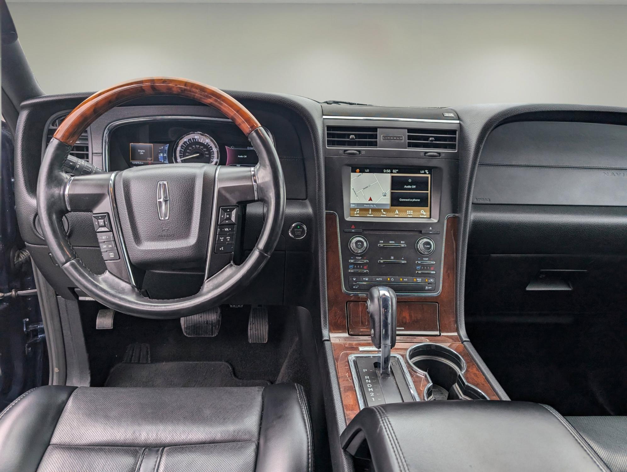 2017 Lincoln Navigator Select (5LMJJ2HT7HE) with an Twin Turbo Premium Unleaded V-6 3.5 L/213 engine, 6-Speed Automatic w/OD transmission, located at 1430 Gateway Drive, Opelika, AL, 36801, (334) 239-0944, 32.637871, -85.409790 - 2017 Lincoln Navigator Select - Photo#11