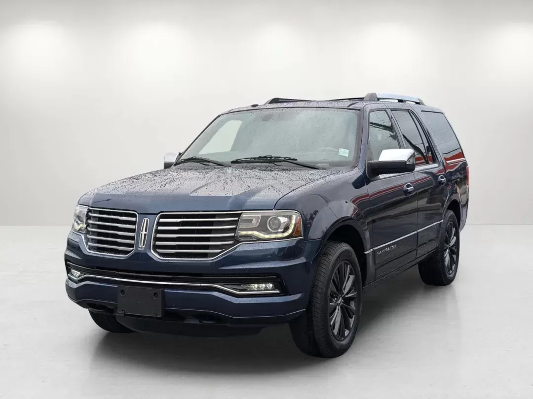 2017 Lincoln Navigator Select (5LMJJ2HT7HE) with an Twin Turbo Premium Unleaded V-6 3.5 L/213 engine, 6-Speed Automatic w/OD transmission, located at 1430 Gateway Drive, Opelika, AL, 36801, (334) 239-0944, 32.637871, -85.409790 - 2017 Lincoln Navigator Select - Photo#0