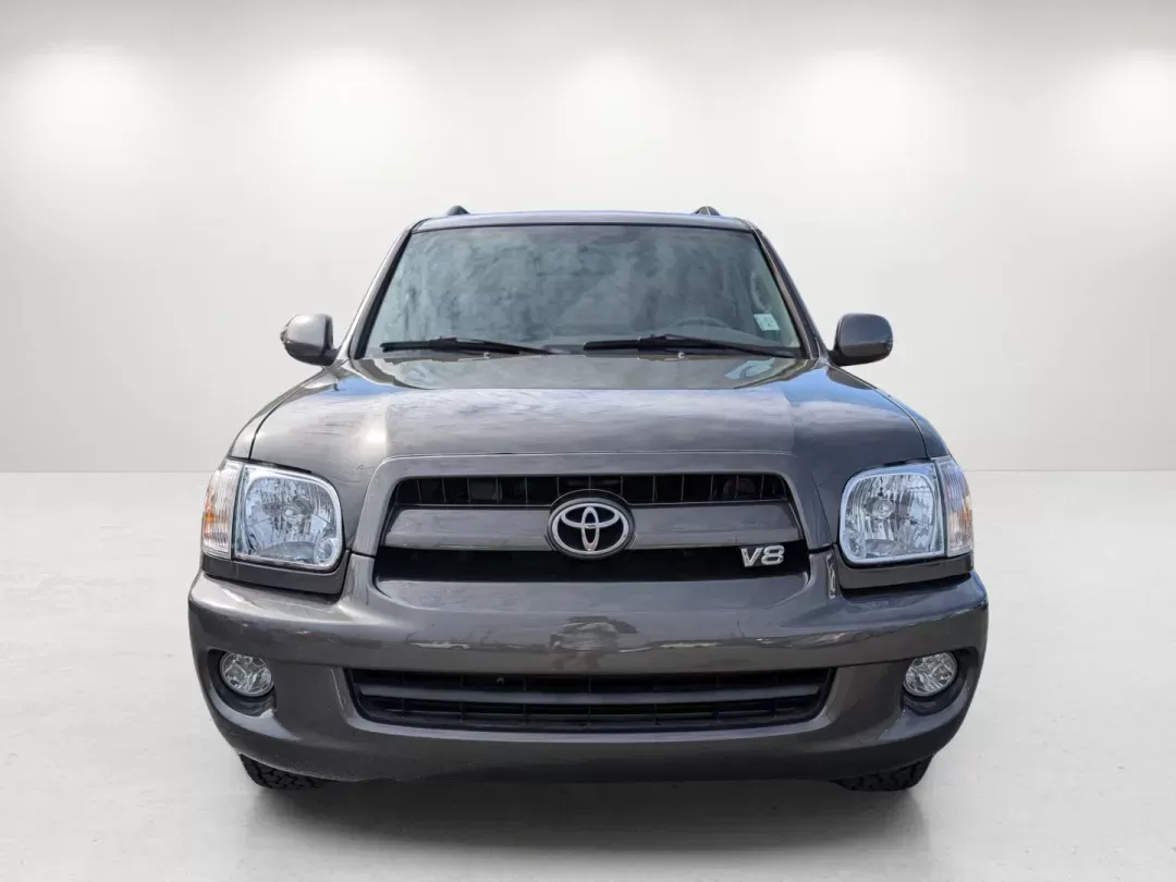 2007 Toyota Sequoia SR5 (5TDZT34AX7S) with an Gas V8 4.7L/285 engine, 5-Speed Automatic w/OD transmission, located at 804 22nd Ave, Phenix City, AL, 36870, (334) 297-1860, 32.484749, -85.024475 - 2007 Toyota Sequoia SR5 - Photo#1