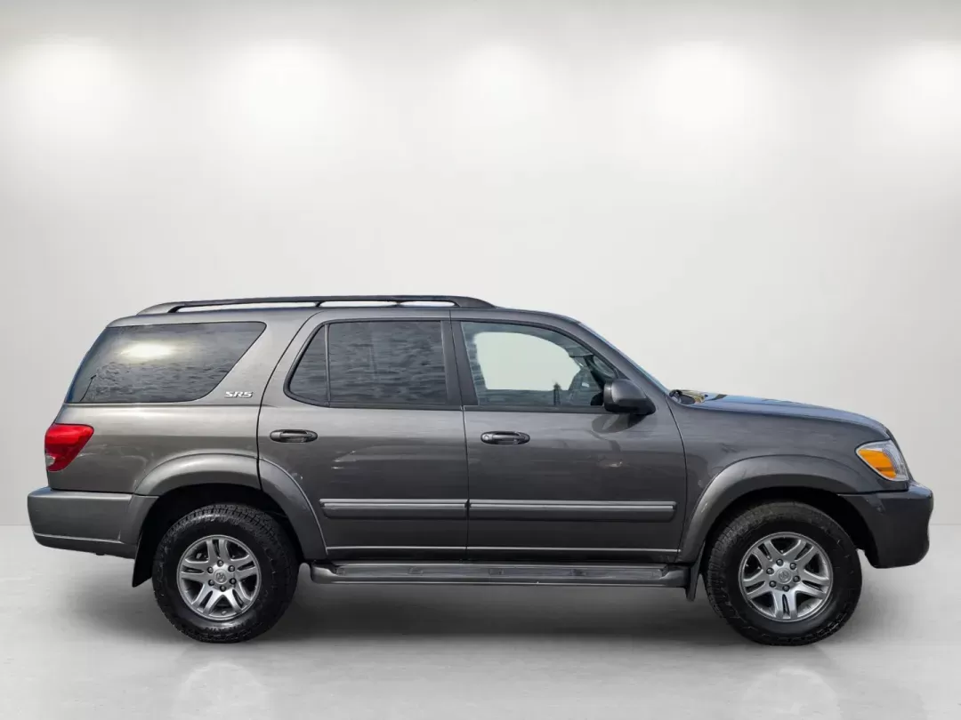 2007 Toyota Sequoia SR5 (5TDZT34AX7S) with an Gas V8 4.7L/285 engine, 5-Speed Automatic w/OD transmission, located at 804 22nd Ave, Phenix City, AL, 36870, (334) 297-1860, 32.484749, -85.024475 - 2007 Toyota Sequoia SR5 - Photo#3