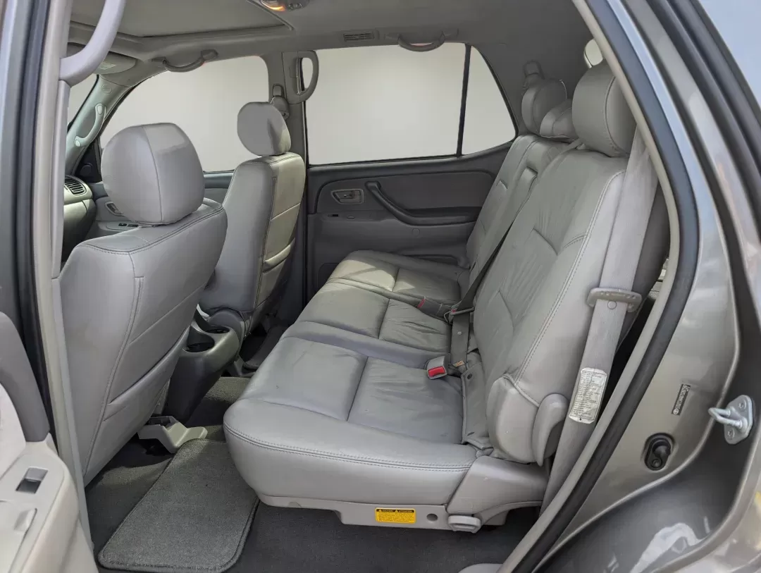 2007 Toyota Sequoia SR5 (5TDZT34AX7S) with an Gas V8 4.7L/285 engine, 5-Speed Automatic w/OD transmission, located at 804 22nd Ave, Phenix City, AL, 36870, (334) 297-1860, 32.484749, -85.024475 - 2007 Toyota Sequoia SR5 - Photo#10