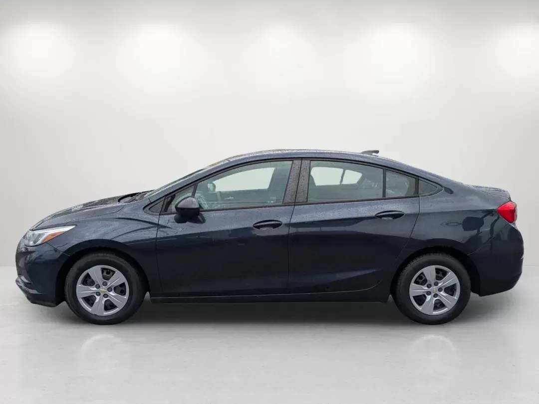 2016 /Jet Black Chevrolet Cruze LS (1G1BC5SM0G7) with an Turbocharged Gas I4 1.4L/ engine, 6-Speed Automatic transmission, located at 1430 Gateway Drive, Opelika, AL, 36801, (334) 239-0944, 32.637871, -85.409790 - 2016 Chevrolet Cruze LS - Photo#8