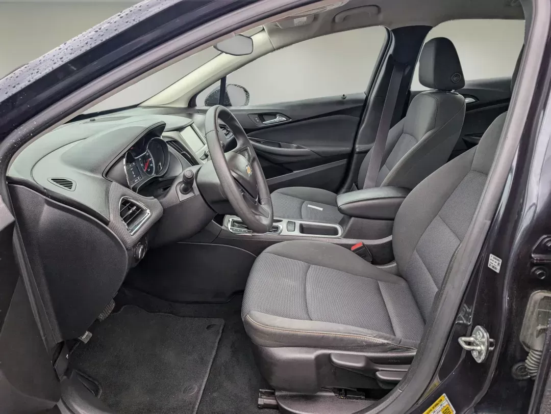 2016 /Jet Black Chevrolet Cruze LS (1G1BC5SM0G7) with an Turbocharged Gas I4 1.4L/ engine, 6-Speed Automatic transmission, located at 1430 Gateway Drive, Opelika, AL, 36801, (334) 239-0944, 32.637871, -85.409790 - 2016 Chevrolet Cruze LS - Photo#10