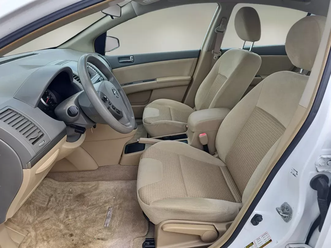 2007 Nissan Sentra 2.0 S (3N1AB61E17L) with an Gas I4 2.0L/153 engine, 1-Speed CVT transmission, located at 804 22nd Ave, Phenix City, AL, 36870, (334) 297-1860, 32.484749, -85.024475 - 2007 Nissan Sentra 2.0 S - Photo#9