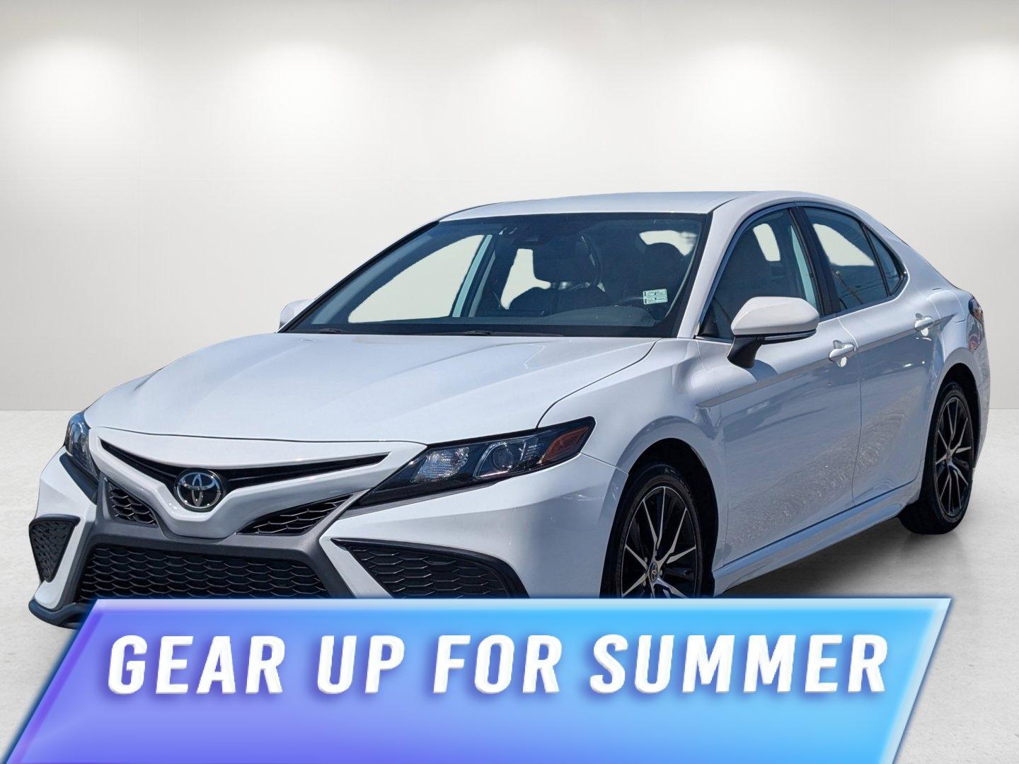 photo of 2022 Toyota Camry SE