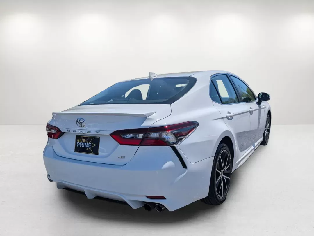 2022 Toyota Camry SE (4T1G11AKXNU) with an Regular Unleaded I-4 2.5 L/152 engine, 8-Speed Automatic w/OD transmission, located at 1430 Gateway Drive, Opelika, AL, 36801, (334) 239-0944, 32.637871, -85.409790 - 2022 Toyota Camry SE - Photo#5