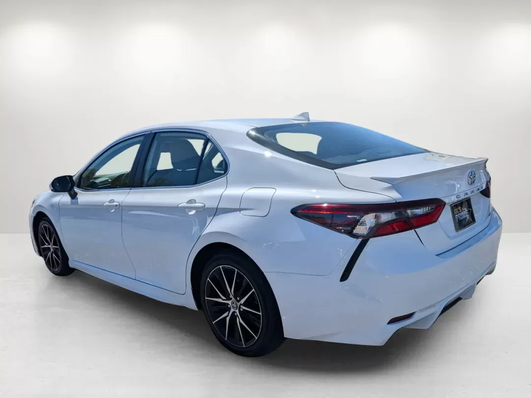 2022 Toyota Camry SE (4T1G11AKXNU) with an Regular Unleaded I-4 2.5 L/152 engine, 8-Speed Automatic w/OD transmission, located at 1430 Gateway Drive, Opelika, AL, 36801, (334) 239-0944, 32.637871, -85.409790 - 2022 Toyota Camry SE - Photo#7