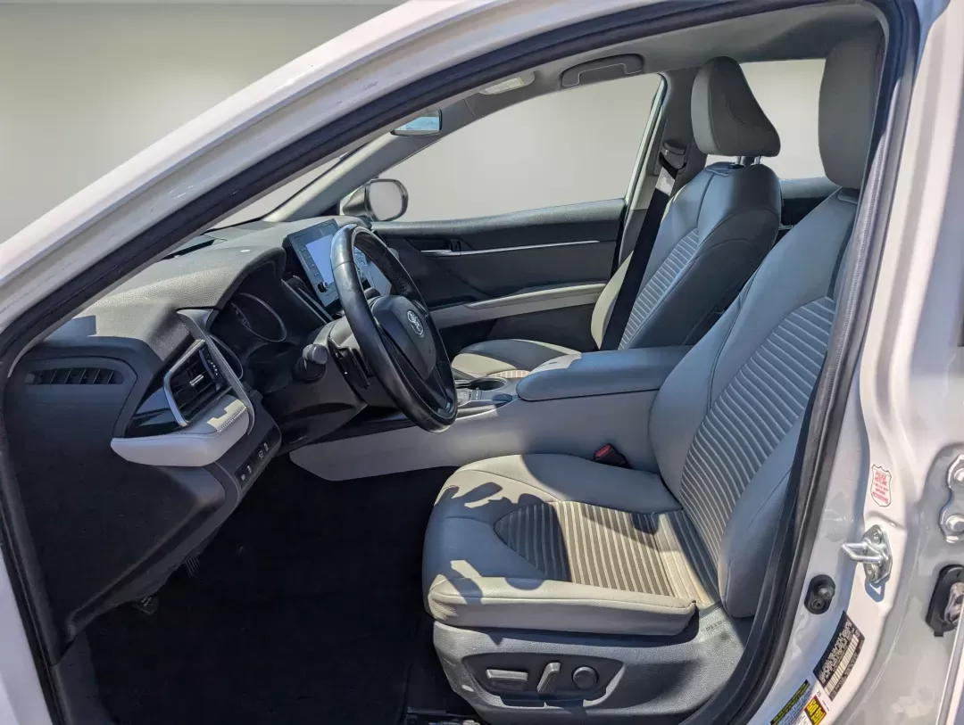 2022 Toyota Camry SE (4T1G11AKXNU) with an Regular Unleaded I-4 2.5 L/152 engine, 8-Speed Automatic w/OD transmission, located at 1430 Gateway Drive, Opelika, AL, 36801, (334) 239-0944, 32.637871, -85.409790 - 2022 Toyota Camry SE - Photo#10
