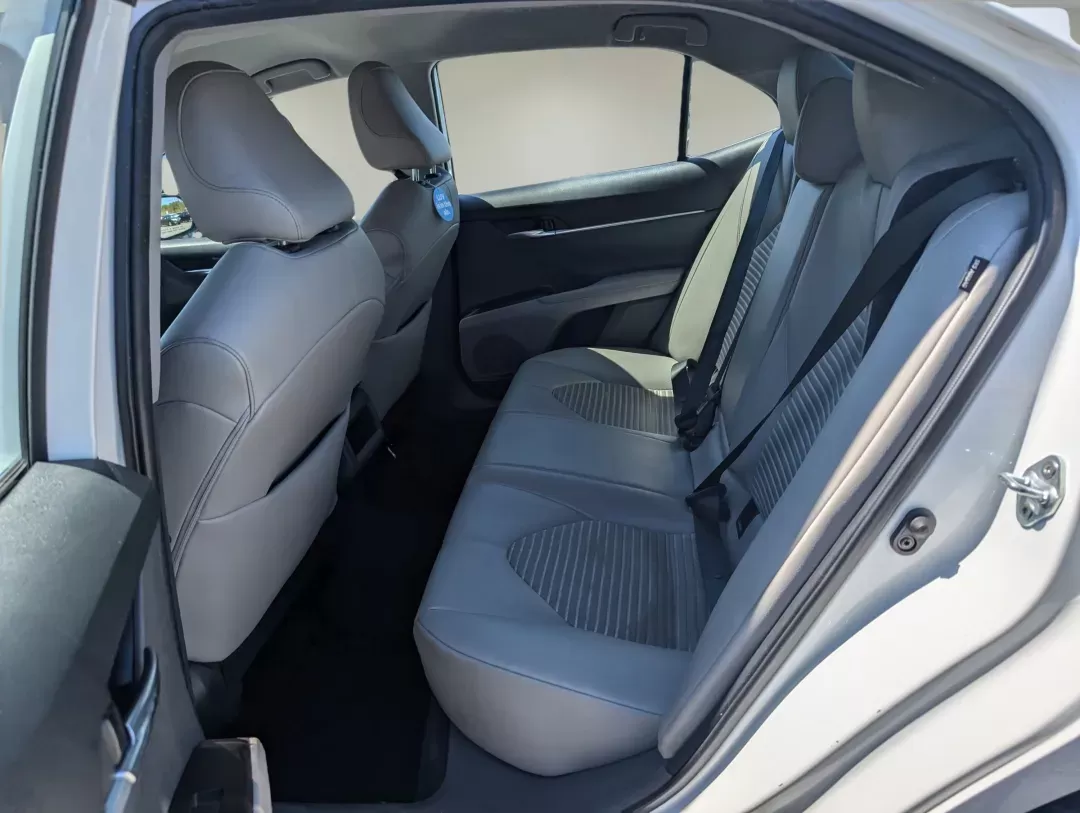 2022 Toyota Camry SE (4T1G11AKXNU) with an Regular Unleaded I-4 2.5 L/152 engine, 8-Speed Automatic w/OD transmission, located at 1430 Gateway Drive, Opelika, AL, 36801, (334) 239-0944, 32.637871, -85.409790 - 2022 Toyota Camry SE - Photo#11