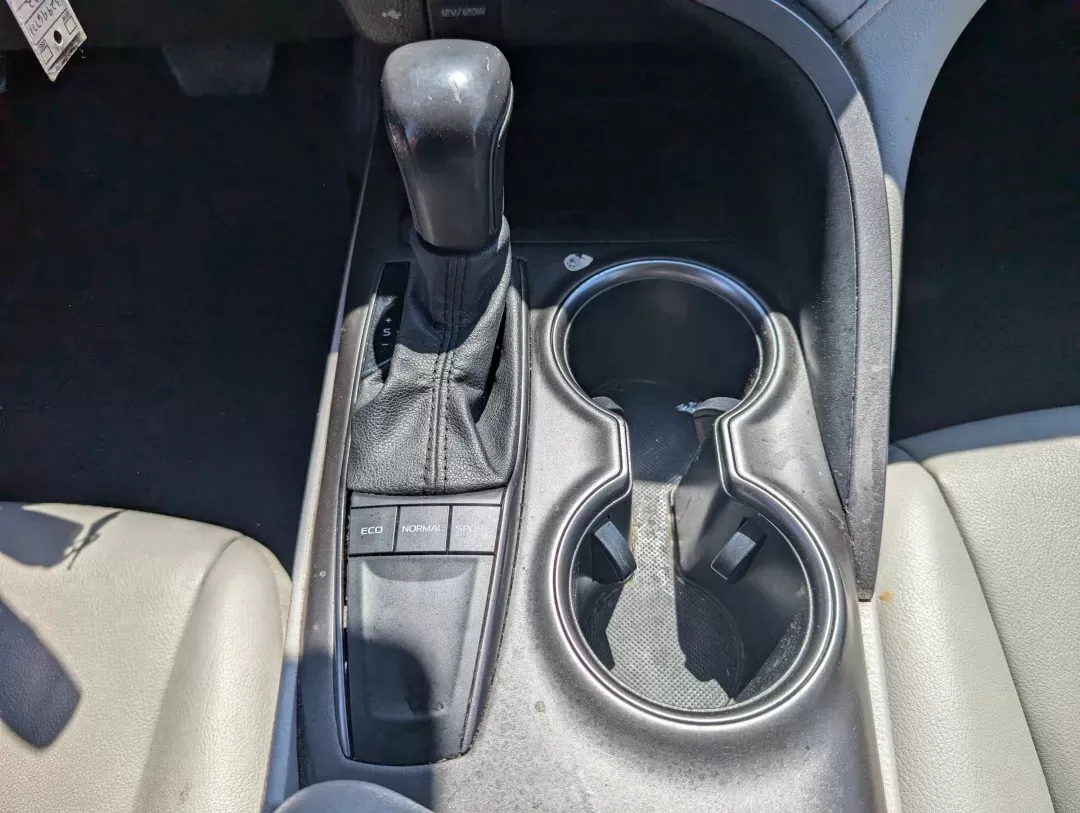 2022 Toyota Camry SE (4T1G11AKXNU) with an Regular Unleaded I-4 2.5 L/152 engine, 8-Speed Automatic w/OD transmission, located at 1430 Gateway Drive, Opelika, AL, 36801, (334) 239-0944, 32.637871, -85.409790 - 2022 Toyota Camry SE - Photo#13