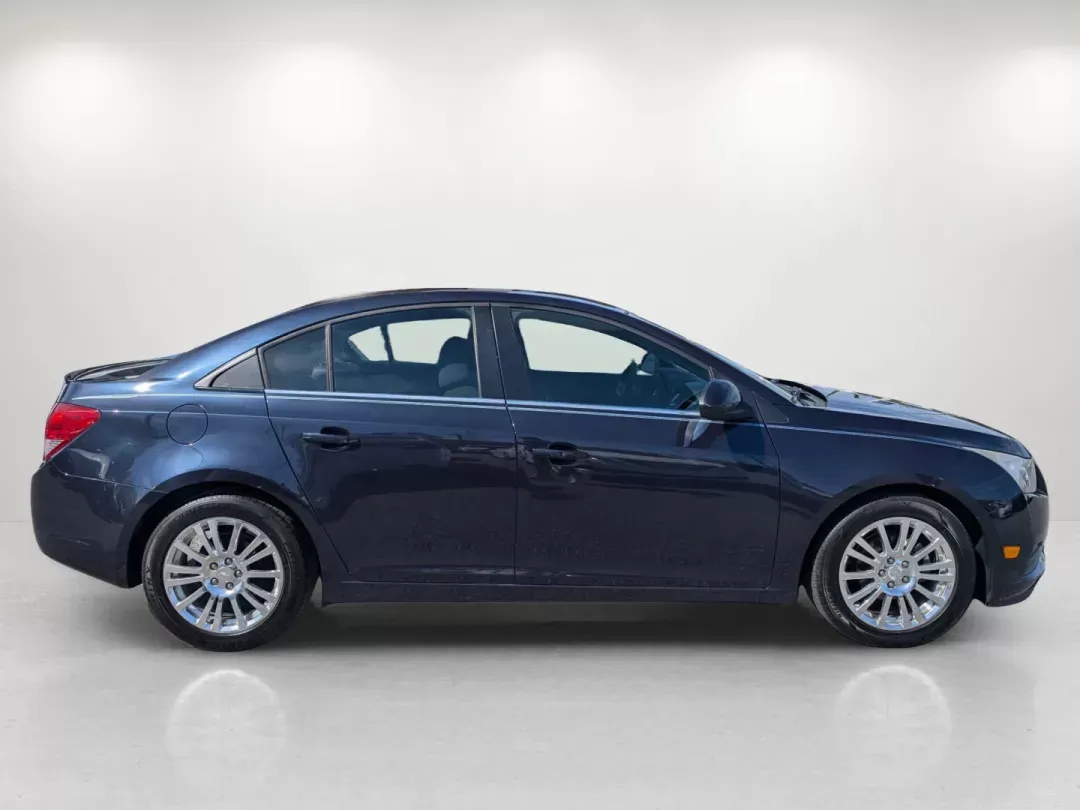 2014 /Jet Black Chevrolet Cruze ECO (1G1PH5SB8E7) with an Turbocharged Gas I4 1.4L/83 engine, 6-Speed Automatic transmission, located at 1430 Gateway Drive, Opelika, AL, 36801, (334) 239-0944, 32.637871, -85.409790 - 2014 Chevrolet Cruze ECO - Photo#4