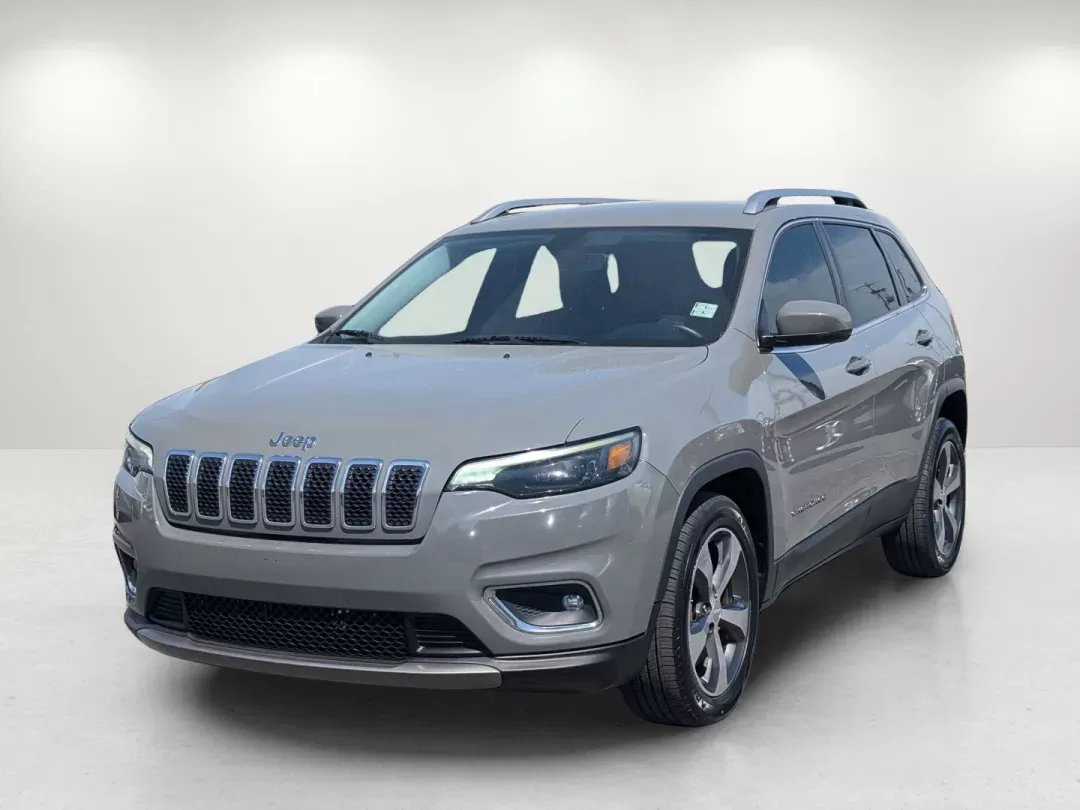 2019 /Black Jeep Cherokee Limited (1C4PJLDB2KD) with an Regular Unleaded I-4 2.4 L/144 engine, 9-Speed Automatic w/OD transmission, located at 5115 14th Ave., Columbus, GA, 31904, (706) 323-0345, 32.511494, -84.971046 - 2019 Jeep Cherokee Limited - Photo#0