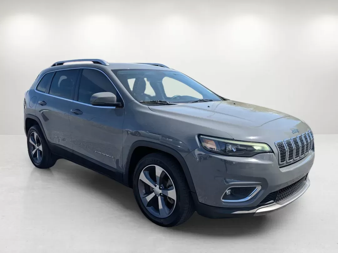 2019 /Black Jeep Cherokee Limited (1C4PJLDB2KD) with an Regular Unleaded I-4 2.4 L/144 engine, 9-Speed Automatic w/OD transmission, located at 5115 14th Ave., Columbus, GA, 31904, (706) 323-0345, 32.511494, -84.971046 - 2019 Jeep Cherokee Limited - Photo#2