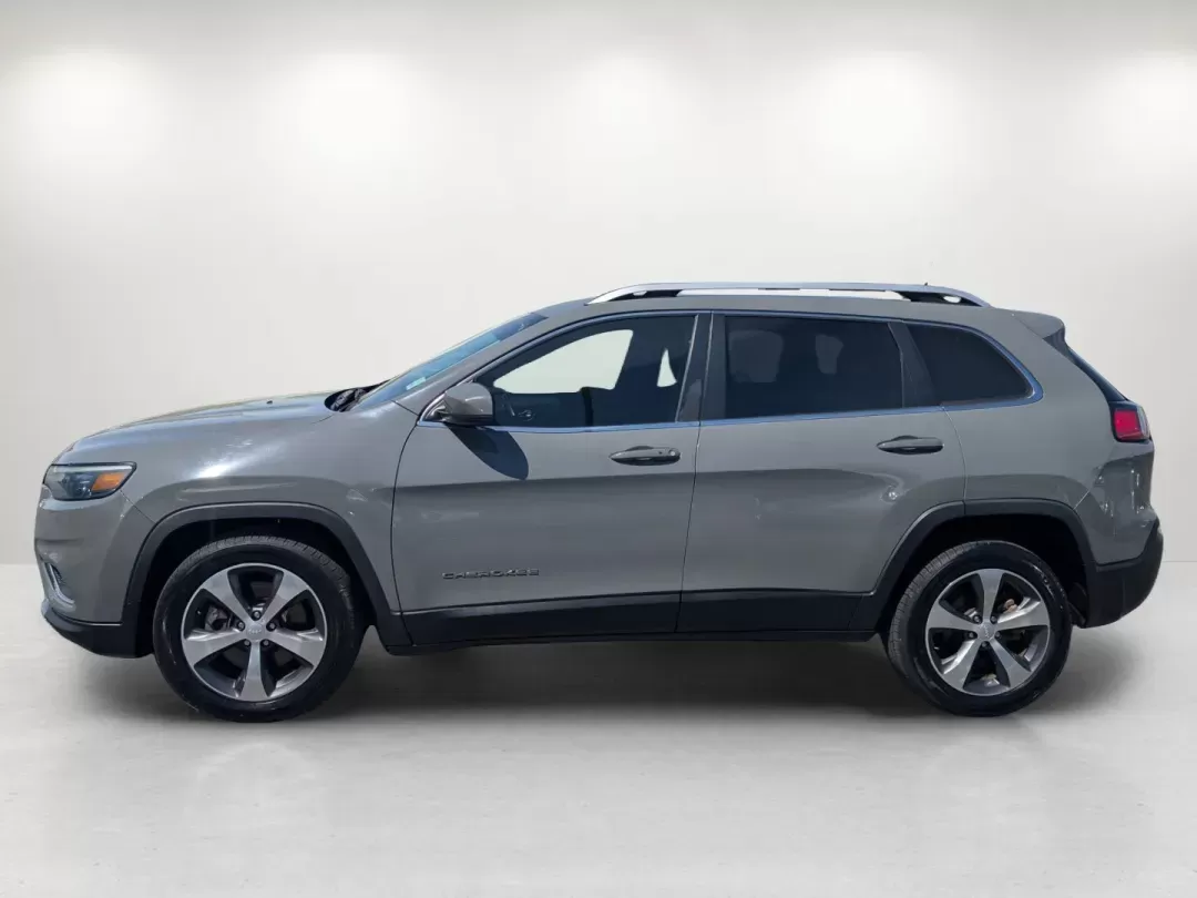 2019 /Black Jeep Cherokee Limited (1C4PJLDB2KD) with an Regular Unleaded I-4 2.4 L/144 engine, 9-Speed Automatic w/OD transmission, located at 5115 14th Ave., Columbus, GA, 31904, (706) 323-0345, 32.511494, -84.971046 - 2019 Jeep Cherokee Limited - Photo#7