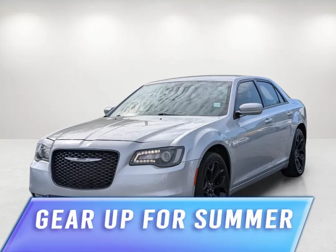 2019 /Black Chrysler 300 300S (2C3CCABG2KH) with an Regular Unleaded V-6 3.6 L/220 engine, 8-Speed Automatic w/OD transmission, located at 1430 Gateway Drive, Opelika, AL, 36801, (334) 239-0944, 32.637871, -85.409790 - 2019 Chrysler 300 300S - Photo#0