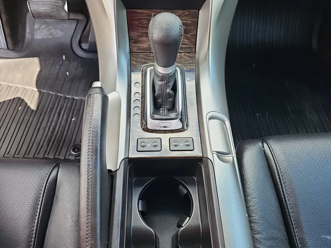 2010 /Ebony Acura TL (19UUA8F26AA) with an Gas V6 3.5L/212 engine, 5-Speed Automatic w/OD transmission, located at 1430 Gateway Drive, Opelika, AL, 36801, (334) 239-0944, 32.637871, -85.409790 - 2010 Acura TL - Photo#13