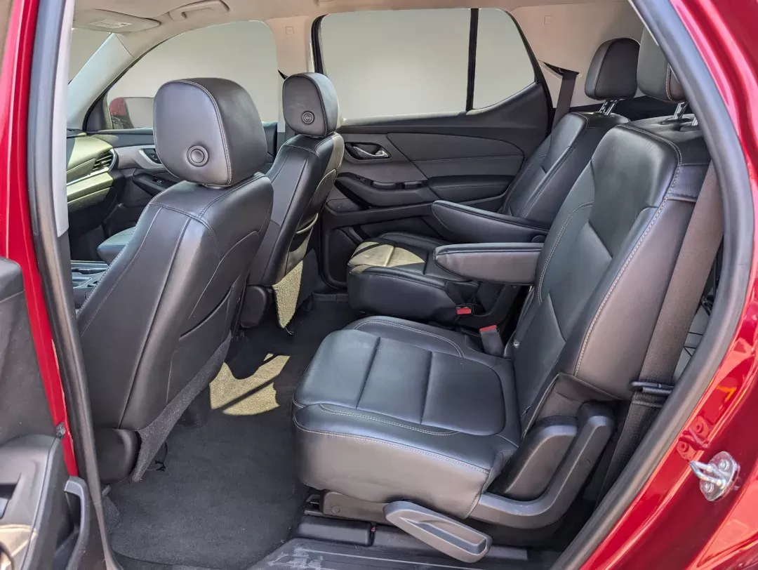 2020 /Jet Black Chevrolet Traverse RS (1GNERJKW8LJ) with an Gas V6 3.6L/217 engine, 9-Speed Automatic transmission, located at 521 Old Farm Lane Rd, Prattville, AL, 36066, (334) 325-1505, 32.482460, -86.416367 - 2020 Chevrolet Traverse RS - Photo#10