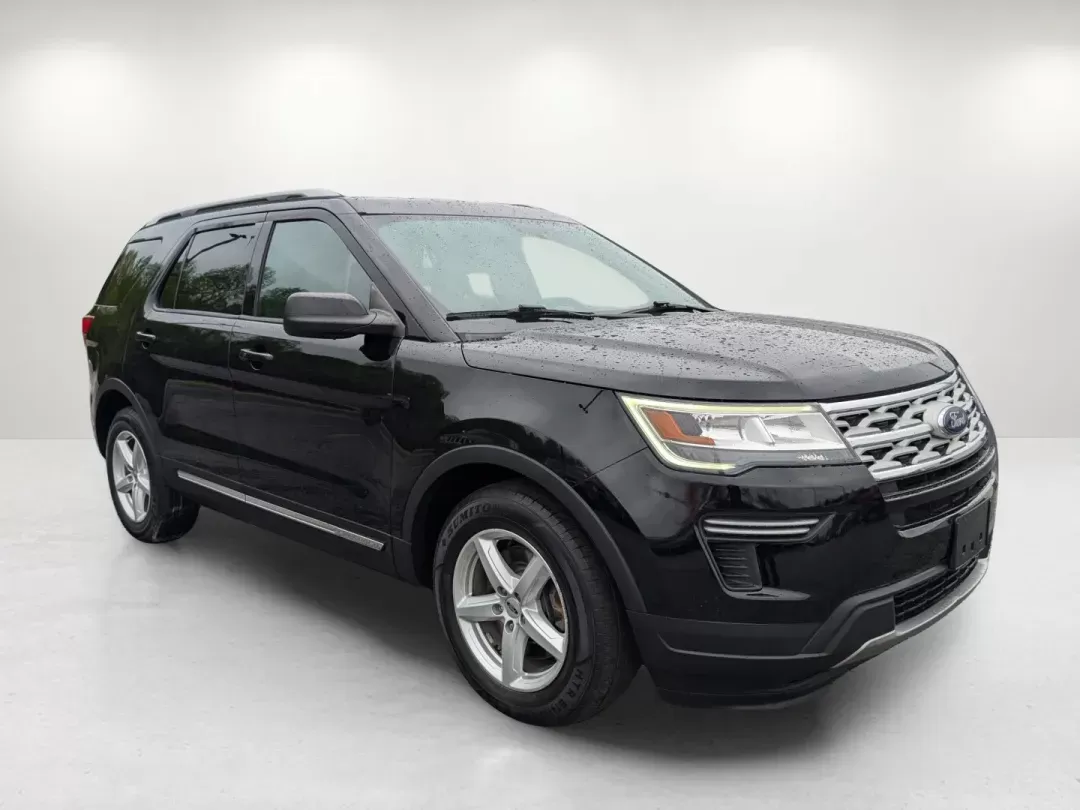 2018 Ford Explorer XLT (1FM5K7D83JG) with an Regular Unleaded V-6 3.5 L/213 engine, 6-Speed Automatic w/OD transmission, located at 7000 Northlake Connector, Columbus, GA, 31904, (706) 987-8085, 32.524975, -84.978134 - 2018 Ford Explorer XLT - Photo#3