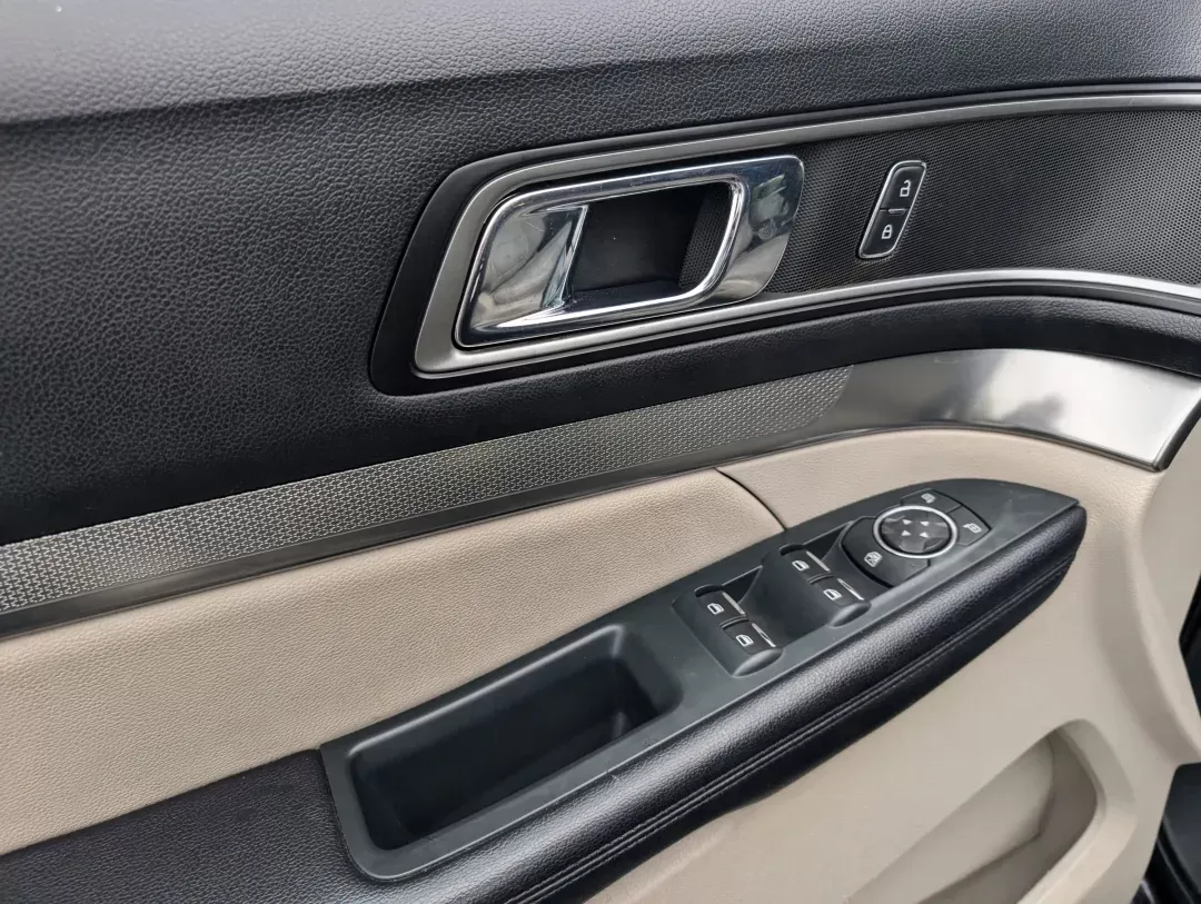 2018 Ford Explorer XLT (1FM5K7D83JG) with an Regular Unleaded V-6 3.5 L/213 engine, 6-Speed Automatic w/OD transmission, located at 7000 Northlake Connector, Columbus, GA, 31904, (706) 987-8085, 32.524975, -84.978134 - 2018 Ford Explorer XLT - Photo#9