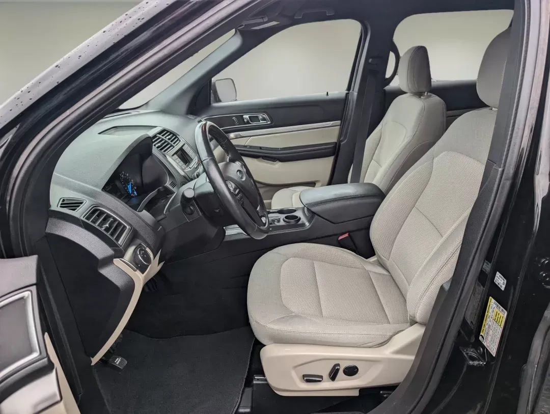 2018 Ford Explorer XLT (1FM5K7D83JG) with an Regular Unleaded V-6 3.5 L/213 engine, 6-Speed Automatic w/OD transmission, located at 7000 Northlake Connector, Columbus, GA, 31904, (706) 987-8085, 32.524975, -84.978134 - 2018 Ford Explorer XLT - Photo#10