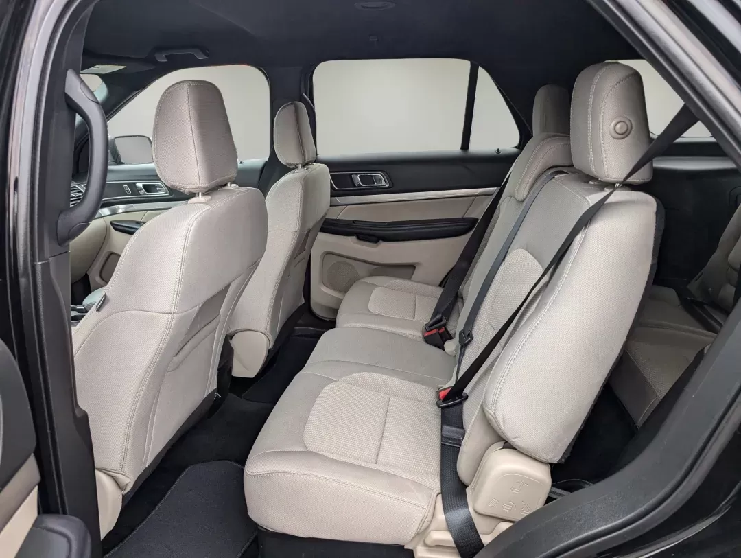 2018 Ford Explorer XLT (1FM5K7D83JG) with an Regular Unleaded V-6 3.5 L/213 engine, 6-Speed Automatic w/OD transmission, located at 7000 Northlake Connector, Columbus, GA, 31904, (706) 987-8085, 32.524975, -84.978134 - 2018 Ford Explorer XLT - Photo#11