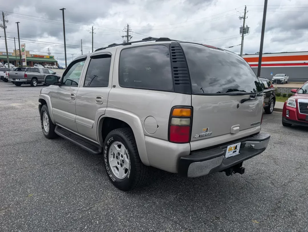 2004 /Tan/Neutral Chevrolet Tahoe LT (1GNEC13Z84R) with an Gas V8 5.3L/327 engine, 4-Speed Automatic w/OD transmission, located at 3959 U.S. 80 W, Phenix City, AL, 36870, (334) 297-4885, 32.469296, -85.135185 - 2004 Chevrolet Tahoe LT - Photo#6