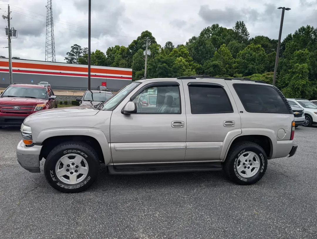 2004 /Tan/Neutral Chevrolet Tahoe LT (1GNEC13Z84R) with an Gas V8 5.3L/327 engine, 4-Speed Automatic w/OD transmission, located at 3959 U.S. 80 W, Phenix City, AL, 36870, (334) 297-4885, 32.469296, -85.135185 - 2004 Chevrolet Tahoe LT - Photo#7