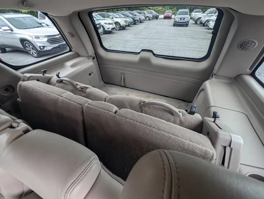 2004 /Tan/Neutral Chevrolet Tahoe LT (1GNEC13Z84R) with an Gas V8 5.3L/327 engine, 4-Speed Automatic w/OD transmission, located at 3959 U.S. 80 W, Phenix City, AL, 36870, (334) 297-4885, 32.469296, -85.135185 - 2004 Chevrolet Tahoe LT - Photo#11