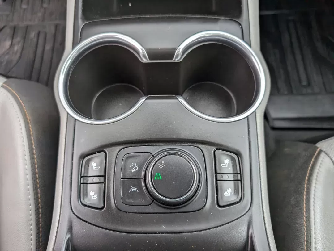 2019 /Medium Ash Gray/Jet Black GMC Terrain SLT (3GKALPEV9KL) with an Turbocharged Gas/E15 I4 1.5L/92 engine, 9-Speed Automatic transmission, located at 7000 Northlake Connector, Columbus, GA, 31904, (706) 987-8085, 32.524975, -84.978134 - 2019 GMC Terrain SLT - Photo#12