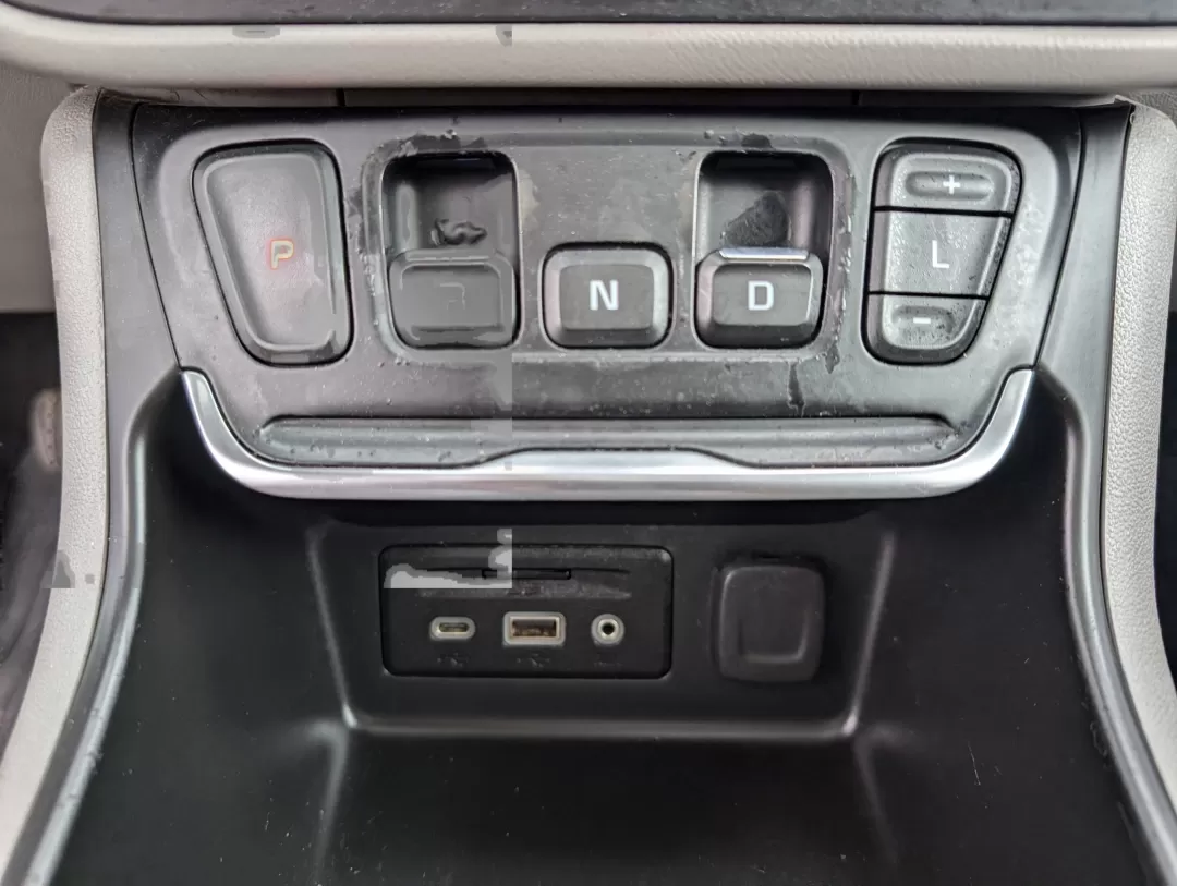 2019 /Medium Ash Gray/Jet Black GMC Terrain SLT (3GKALPEV9KL) with an Other engine, located at 5115 14th Ave., Columbus, GA, 31904, (706) 323-0345, 32.511494, -84.971046 - **Discover Your Perfect Adventure Companion: 2019 GMC Terrain SLT at Gils Auto - Columbus #2**<br /> <br /> Are you ready to elevate your family adventures, weekend getaways, or daily commutes? The 2019 GMC Terrain SLT is the ultimate sport utility vehicle (SUV) that seamlessly blends style, comfort - Photo#13