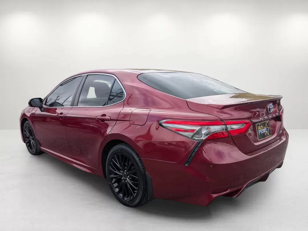 2018 Toyota Camry SE (4T1B11HK5JU) with an Regular Unleaded I-4 2.5 L/152 engine, 8-Speed Automatic w/OD transmission, located at 1430 Gateway Drive, Opelika, AL, 36801, (334) 239-0944, 32.637871, -85.409790 - 2018 Toyota Camry SE - Photo#7