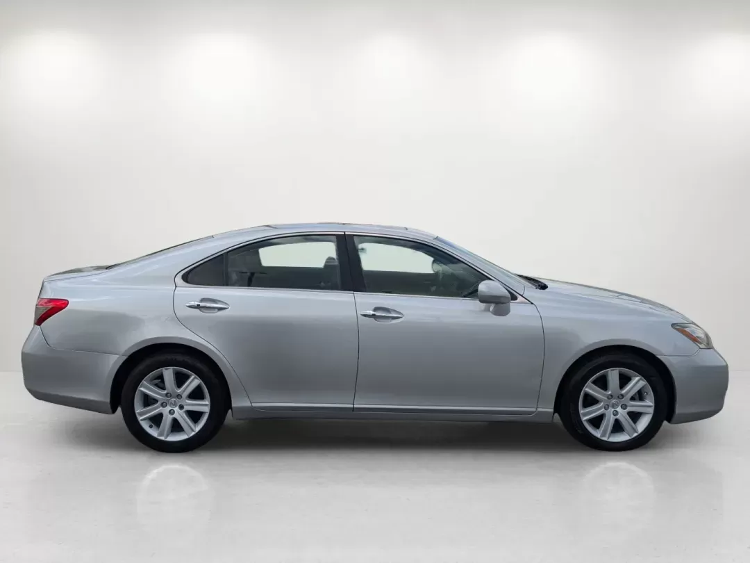 2008 Lexus ES 350 (JTHBJ46G582) with an Gas V6 3.5L/210 engine, 6-Speed Automatic transmission, located at 7000 Northlake Connector, Columbus, GA, 31904, (706) 987-8085, 32.524975, -84.978134 - 2008 Lexus ES 350 - Photo#3