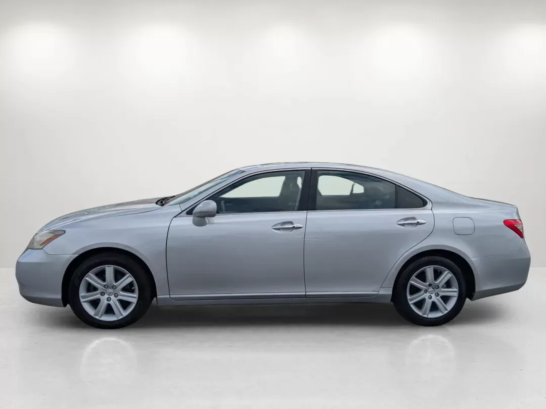 2008 Lexus ES 350 (JTHBJ46G582) with an Gas V6 3.5L/210 engine, 6-Speed Automatic transmission, located at 7000 Northlake Connector, Columbus, GA, 31904, (706) 987-8085, 32.524975, -84.978134 - 2008 Lexus ES 350 - Photo#7