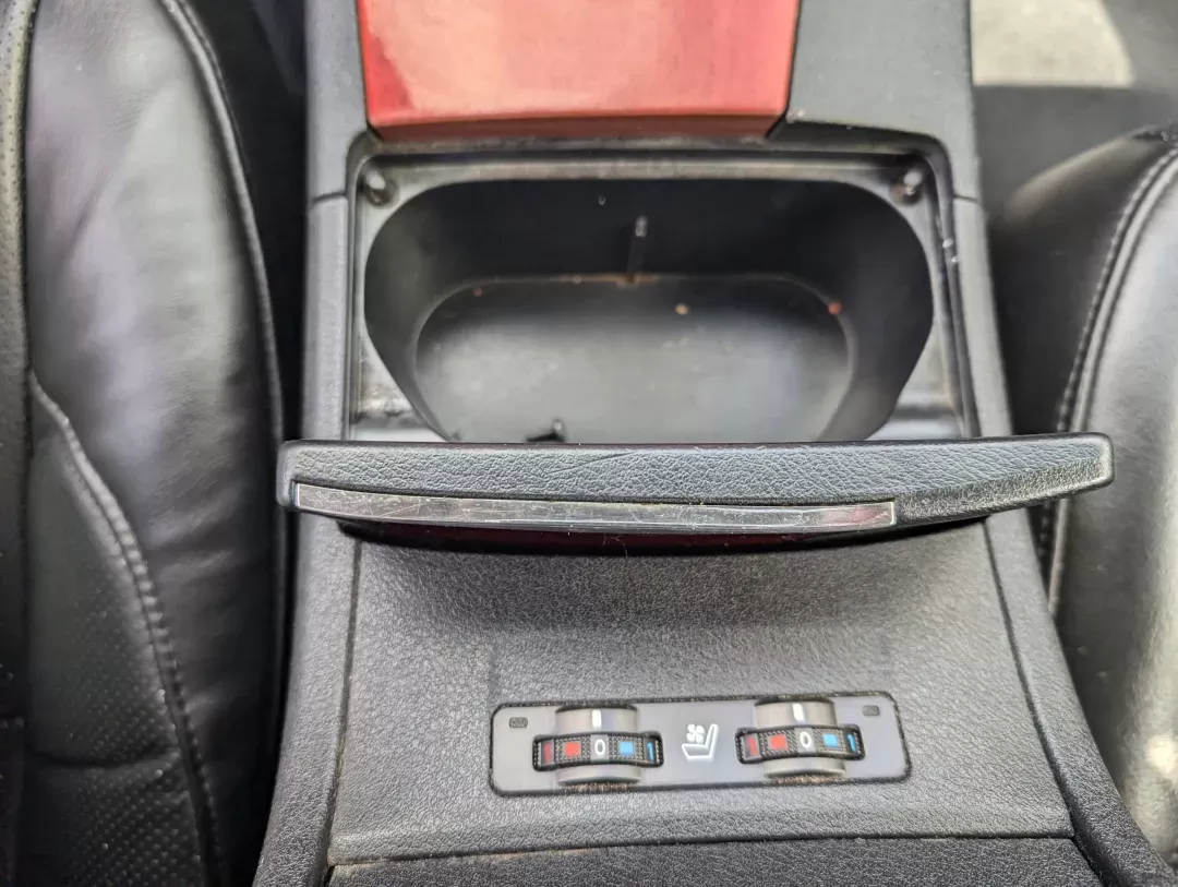 2008 Lexus ES 350 (JTHBJ46G582) with an Gas V6 3.5L/210 engine, 6-Speed Automatic transmission, located at 7000 Northlake Connector, Columbus, GA, 31904, (706) 987-8085, 32.524975, -84.978134 - 2008 Lexus ES 350 - Photo#12