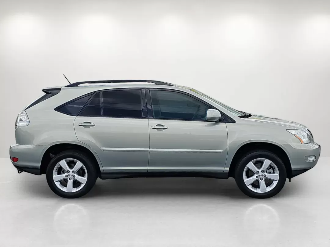 2004 /Ivory Lexus RX 330 (2T2HA31U14C) with an Gas V6 3.3L/202 engine, 5-Speed Automatic w/OD transmission, located at 7000 Northlake Connector, Columbus, GA, 31904, (706) 987-8085, 32.524975, -84.978134 - 2004 Lexus RX 330 - Photo#3