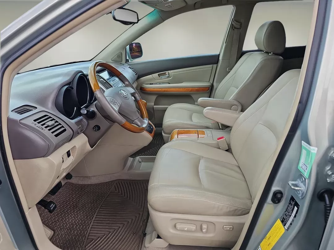 2004 /Ivory Lexus RX 330 (2T2HA31U14C) with an Gas V6 3.3L/202 engine, 5-Speed Automatic w/OD transmission, located at 7000 Northlake Connector, Columbus, GA, 31904, (706) 987-8085, 32.524975, -84.978134 - 2004 Lexus RX 330 - Photo#9